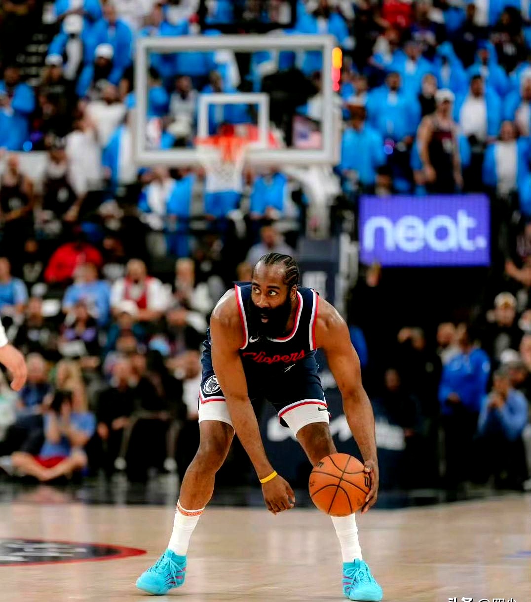 开云体育-哈登在瑞士队比赛中惊险取胜，突破纪录引发热议！的简单介绍